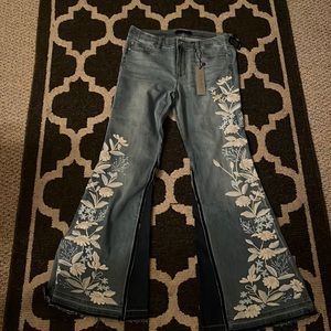 NWT Liverpool flare jeans